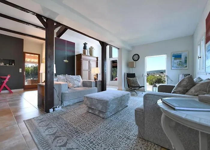 Villa Hill-top Haven With Private Pool And Endless Views